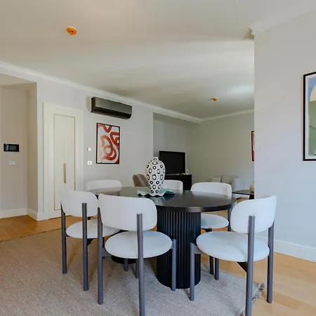 New Spacious Duplex - 3 Bedrooms And 2 Bathrooms - Elevator - New Building Apartamento *