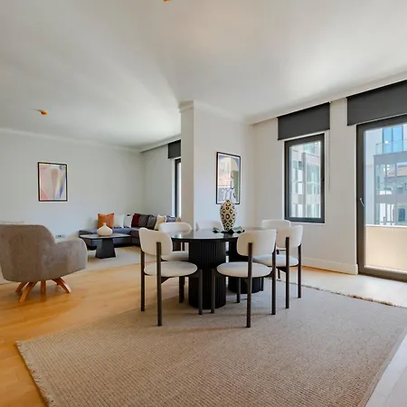 New Spacious Duplex - 3 Bedrooms And 2 Bathrooms - Elevator - New Building Istambul