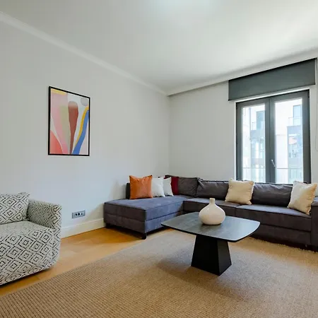 New Spacious Duplex - 3 Bedrooms And 2 Bathrooms - Elevator - New Building Appartement Istambul