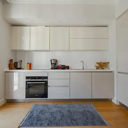 New Spacious Duplex - 3 Bedrooms And 2 Bathrooms - Elevator - New Building * Istambul