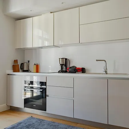 Apartment New Spacious Duplex - 3 Bedrooms And 2 Bathrooms - Elevator - New Building Istanbul