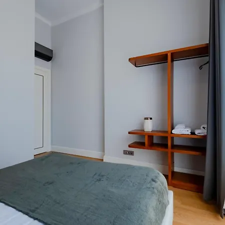 New Spacious Duplex - 3 Bedrooms And 2 Bathrooms - Elevator - New Building