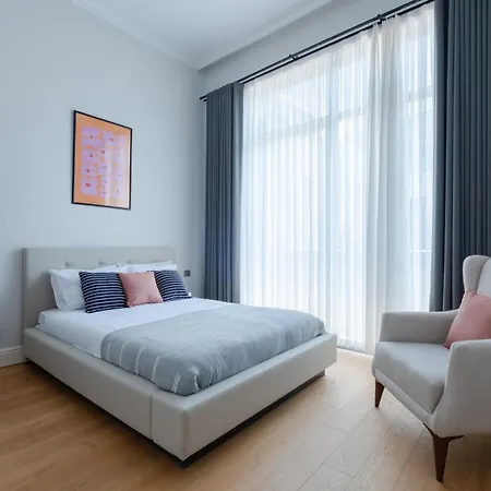New Spacious Duplex - 3 Bedrooms And 2 Bathrooms - Elevator - New Building