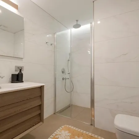 Apartment New Spacious Duplex - 3 Bedrooms And 2 Bathrooms - Elevator - New Building