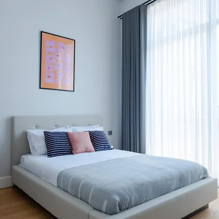 New Spacious Duplex - 3 Bedrooms And 2 Bathrooms - Elevator - New Building