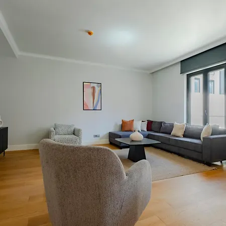 New Spacious Duplex - 3 Bedrooms And 2 Bathrooms - Elevator - New Building Istanbul