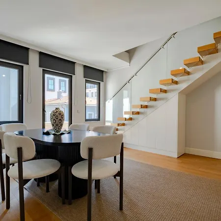 New Spacious Duplex - 3 Bedrooms And 2 Bathrooms - Elevator - New Building *